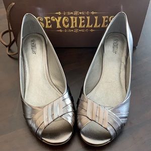 Seychelles women’s wedges, sz10